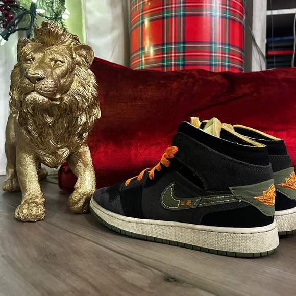 🔥🚨 Nike Air Jordan 1 Mid SE Craft (GS) Shoes Anthracite Olive Size 4Y - Picture 7 of 8